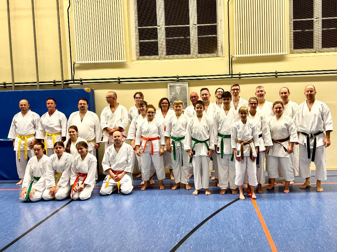 Shotokan-Ennepetal-Gasttraining-Thomas-Prast-2022_10_25.jpg